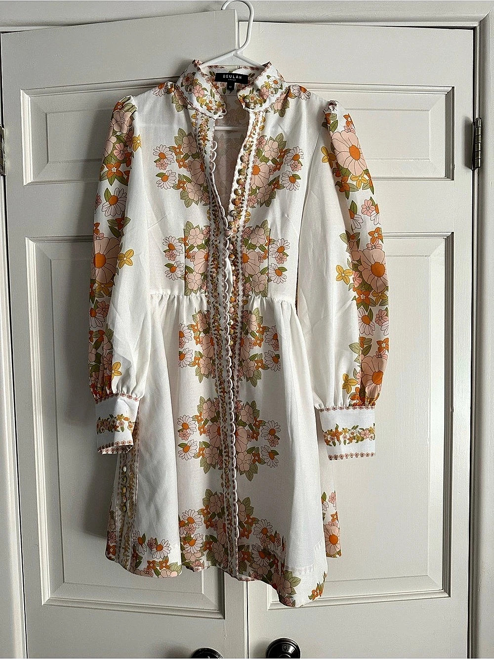 Beulah Floral Mini Dress in White & Orange Size Medium from Tuckernuck